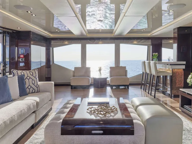 AQUA LIBRA Sunseeker 131 - sky lounge AQUA LIBRA Sunseeker 131 - sky lounge