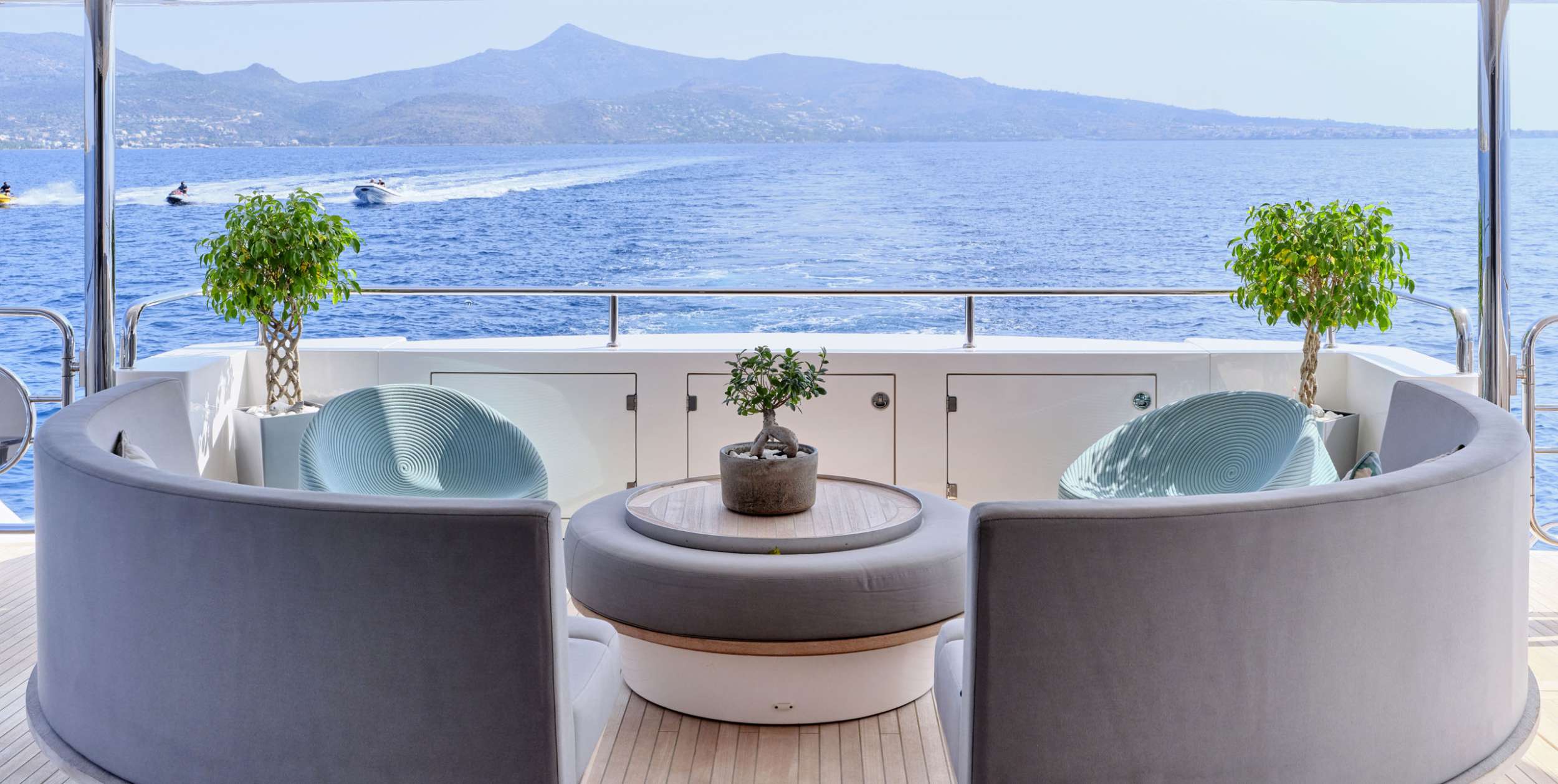 AQUA LIBRA Sunseeker 131 - main aft deck