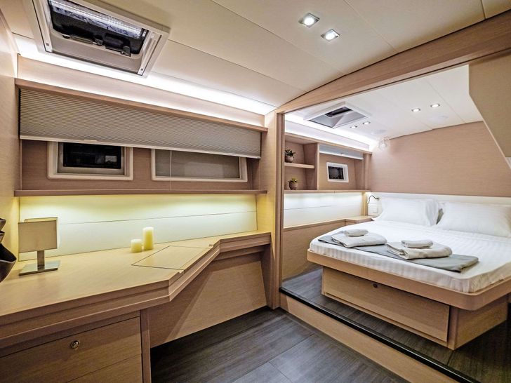 WHITE PEARL - master cabin WHITE PEARL - master cabin