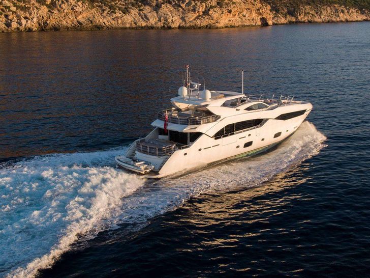 MAKANI II 35m Sunseeker Motor Yacht Cruising