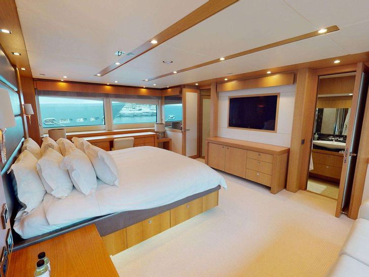 MAKANI II 35m Sunseeker Motor Yacht Master Cabin 2