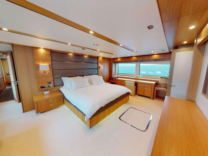 MAKANI II 35m Sunseeker Motor Yacht Master Cabin MAKANI II 35m Sunseeker Motor Yacht Master Cabin