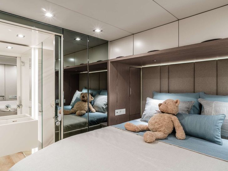 DAWN Sunreef 60 Crewed Catamaran VIP Cabin DAWN Sunreef 60 Crewed Catamaran VIP Cabin