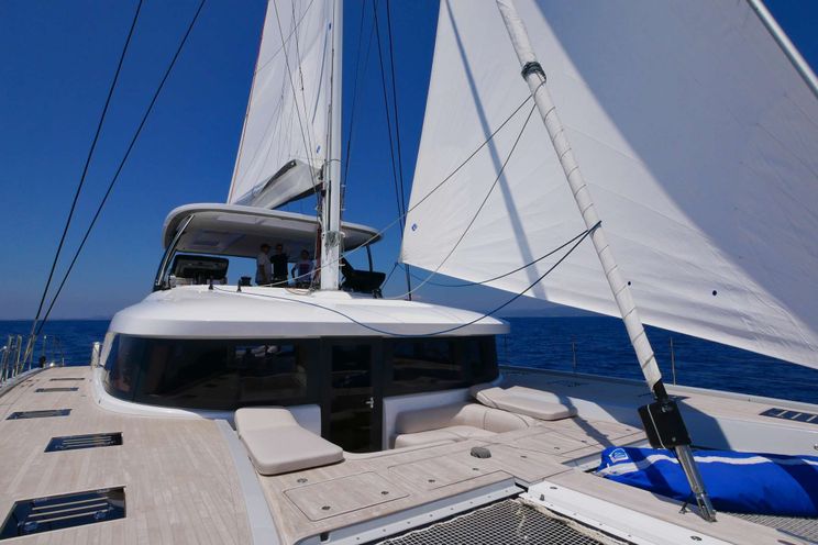 Charter Yacht KINGFISHER V - Lagoon 65 - 3 Cabins - Mallorca - Ibiza