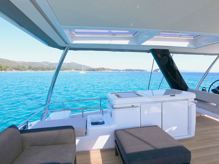 KINGFISHER V Lagoon 65 Cockpit KINGFISHER V Lagoon 65 Cockpit