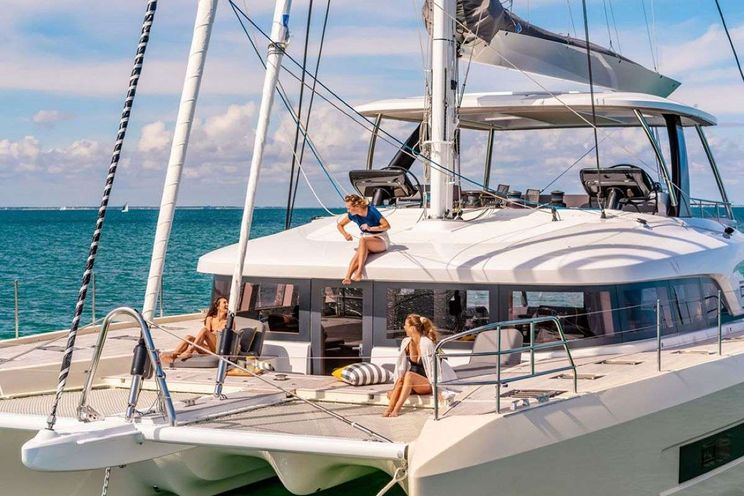 Charter Yacht KINGFISHER V - Lagoon 65 - 3 Cabins - Mallorca - Ibiza