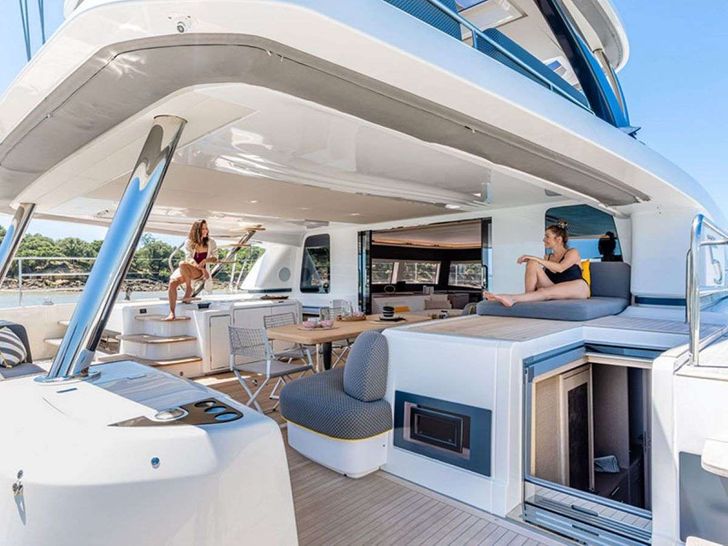 KINGFISHER V Lagoon 65 Aft Deck