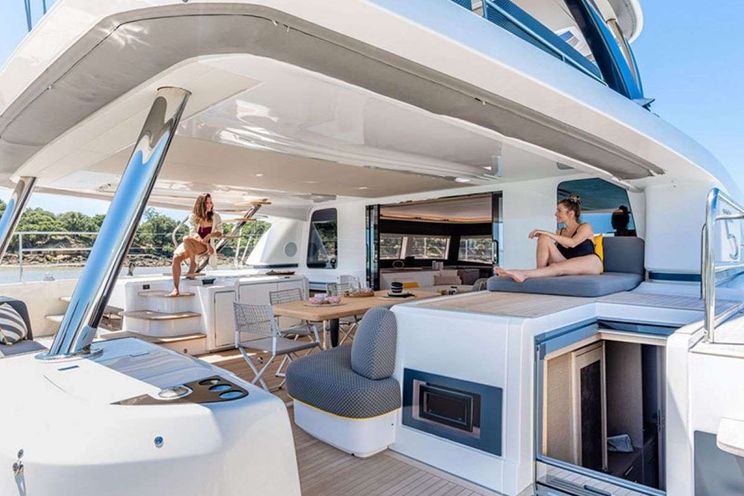 Charter Yacht KINGFISHER V - Lagoon 65 - 3 Cabins - Mallorca - Ibiza