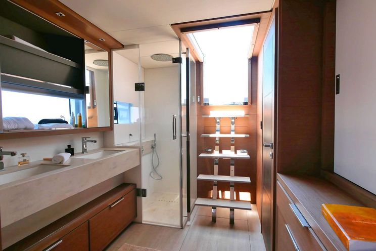 Charter Yacht KINGFISHER V - Lagoon 65 - 3 Cabins - Mallorca - Ibiza