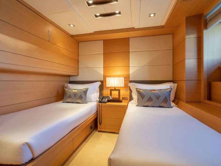 LADY H 37m Benetti Motor Yacht Twin Cabin