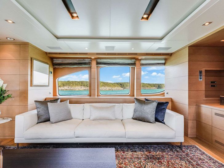 LADY H 37m Benetti Motor Yacht Skylounge Sofa LADY H 37m Benetti Motor Yacht Skylounge Sofa