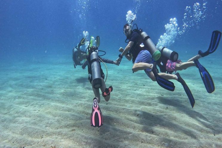 Charter Yacht TRU NORTH - Fountaine Pajot Alegria 67 - 4 Cabins - BVI - Tortola - Virgin Gorda