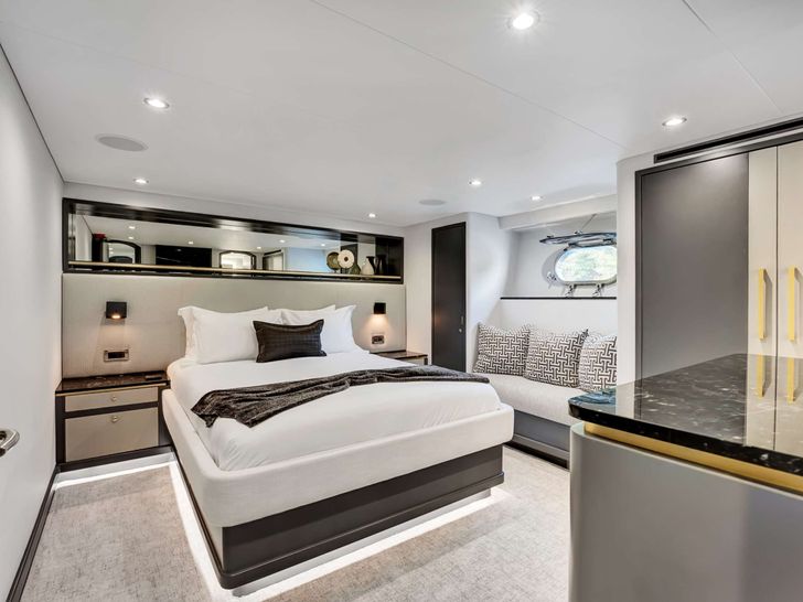REAL SUMMERTIME Sovereign 120 Crewed Motor Yacht VIP Cabin REAL SUMMERTIME Sovereign 120 Crewed Motor Yacht VIP Cabin