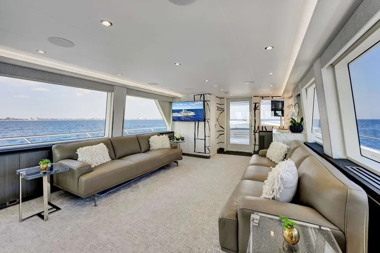 Charter Yacht REAL SUMMERTIME - Sovereign 120 - 5 Cabins - Nassau - Exumas - Bahamas