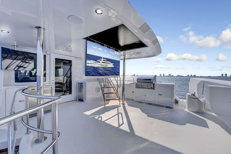 Charter Yacht REAL SUMMERTIME - Sovereign 120 - 5 Cabins - Nassau - Exumas - Bahamas