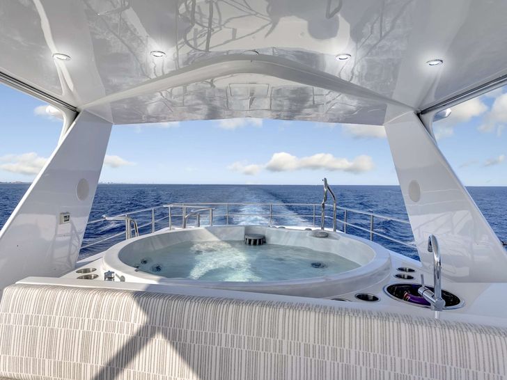 REAL SUMMERTIME Sovereign 120 Crewed Motor Yacht Sundeck REAL SUMMERTIME Sovereign 120 Crewed Motor Yacht Sundeck
