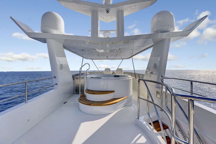 Charter Yacht REAL SUMMERTIME - Sovereign 120 - 5 Cabins - Nassau - Exumas - Bahamas