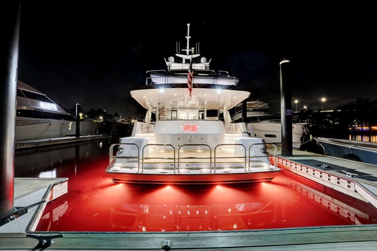 Charter Yacht REAL SUMMERTIME - Sovereign 120 - 5 Cabins - Nassau - Exumas - Bahamas