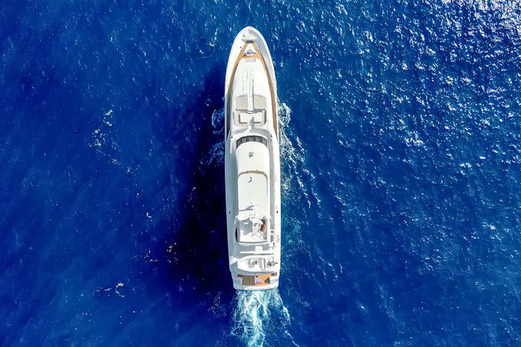 Charter Yacht REAL SUMMERTIME - Sovereign 120 - 5 Cabins - Nassau - Exumas - Bahamas