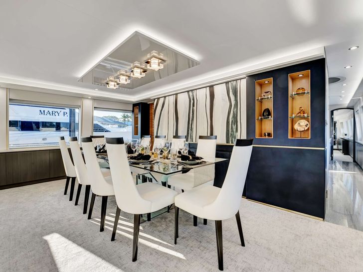 REAL SUMMERTIME Sovereign 120 Crewed Motor Yacht Main Salon Dining REAL SUMMERTIME Sovereign 120 Crewed Motor Yacht Main Salon Dining