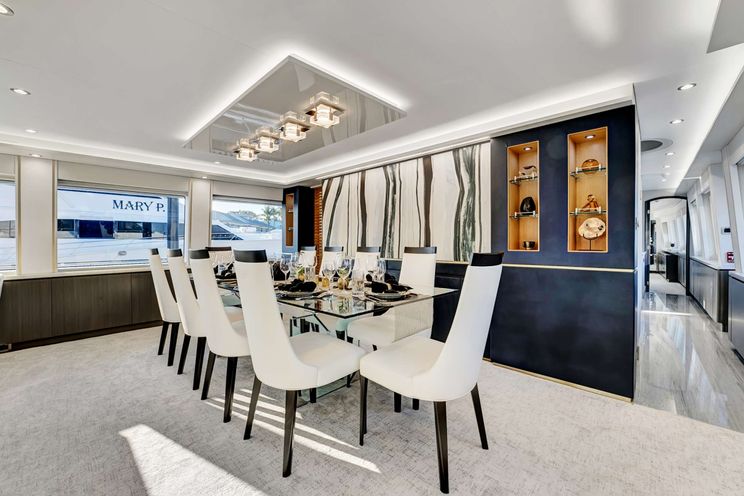 Charter Yacht REAL SUMMERTIME - Sovereign 120 - 5 Cabins - Nassau - Exumas - Bahamas