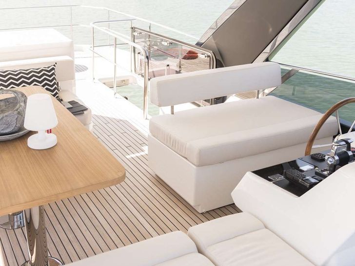 SIR HENDRIK Greenline 68 flybridge SIR HENDRIK Greenline 68 flybridge