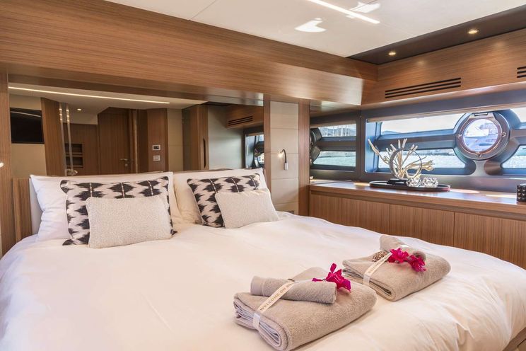 Charter Yacht SIR HENDRIK - Greenline 68 - 3 Cabins - Lefkas - Zakynthos - Corfu - Ionian Sea - Greece