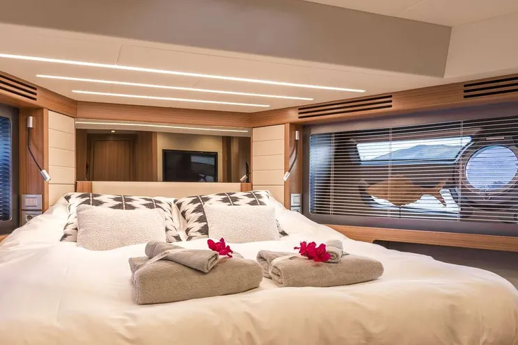 Charter Yacht SIR HENDRIK - Greenline 68 - 3 Cabins - Lefkas - Zakynthos - Corfu - Ionian Sea - Greece