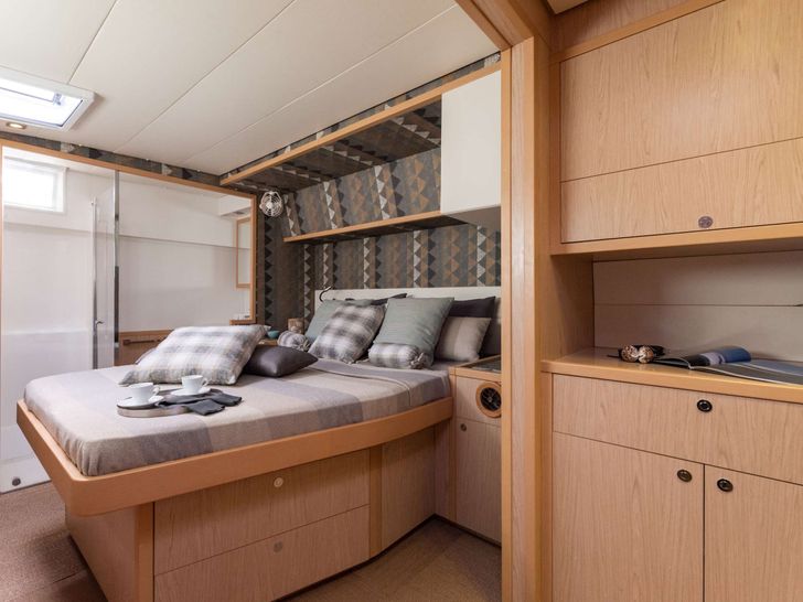 Queen of Diamonds Master Cabin Queen of Diamonds Master Cabin