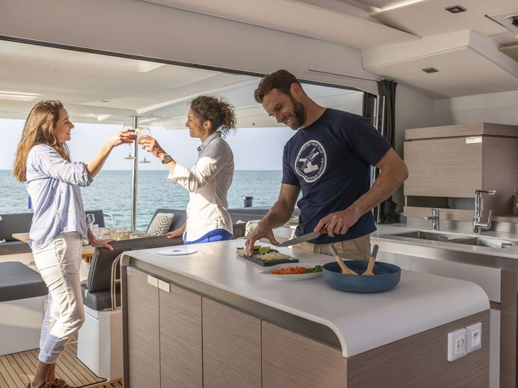 AMANTE - Fountaine Pajot 50 ft,alfresco dining with kitchenette AMANTE - Fountaine Pajot 50 ft,alfresco dining with kitchenette