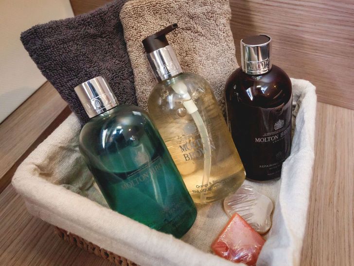 AMANTE Fountaine Pajot Saba 50 - toiletries AMANTE Fountaine Pajot Saba 50 - toiletries