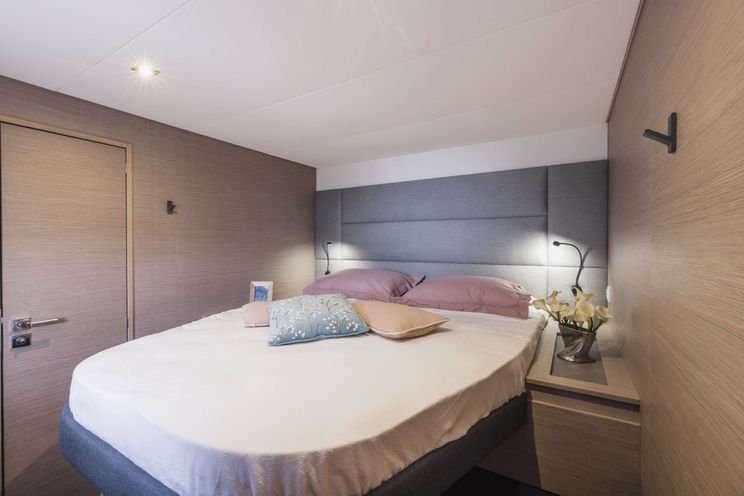 Charter Yacht AMANTE - Fountaine Pajot 50 ft - 4 Cabins - Rhodes - Athens - Santorini - Mykonos - Greece