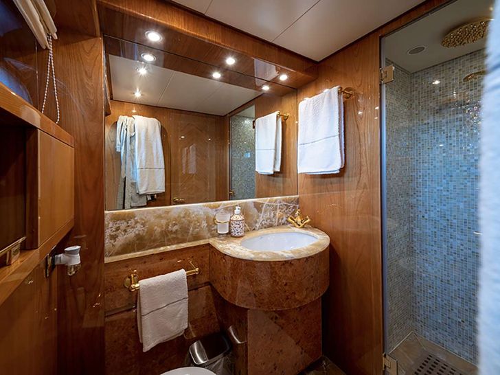 GOLDEN EAGLE - San Lorenzo 25 m,VIP cabin vanity unit and bathroom GOLDEN EAGLE - San Lorenzo 25 m,VIP cabin vanity unit and bathroom