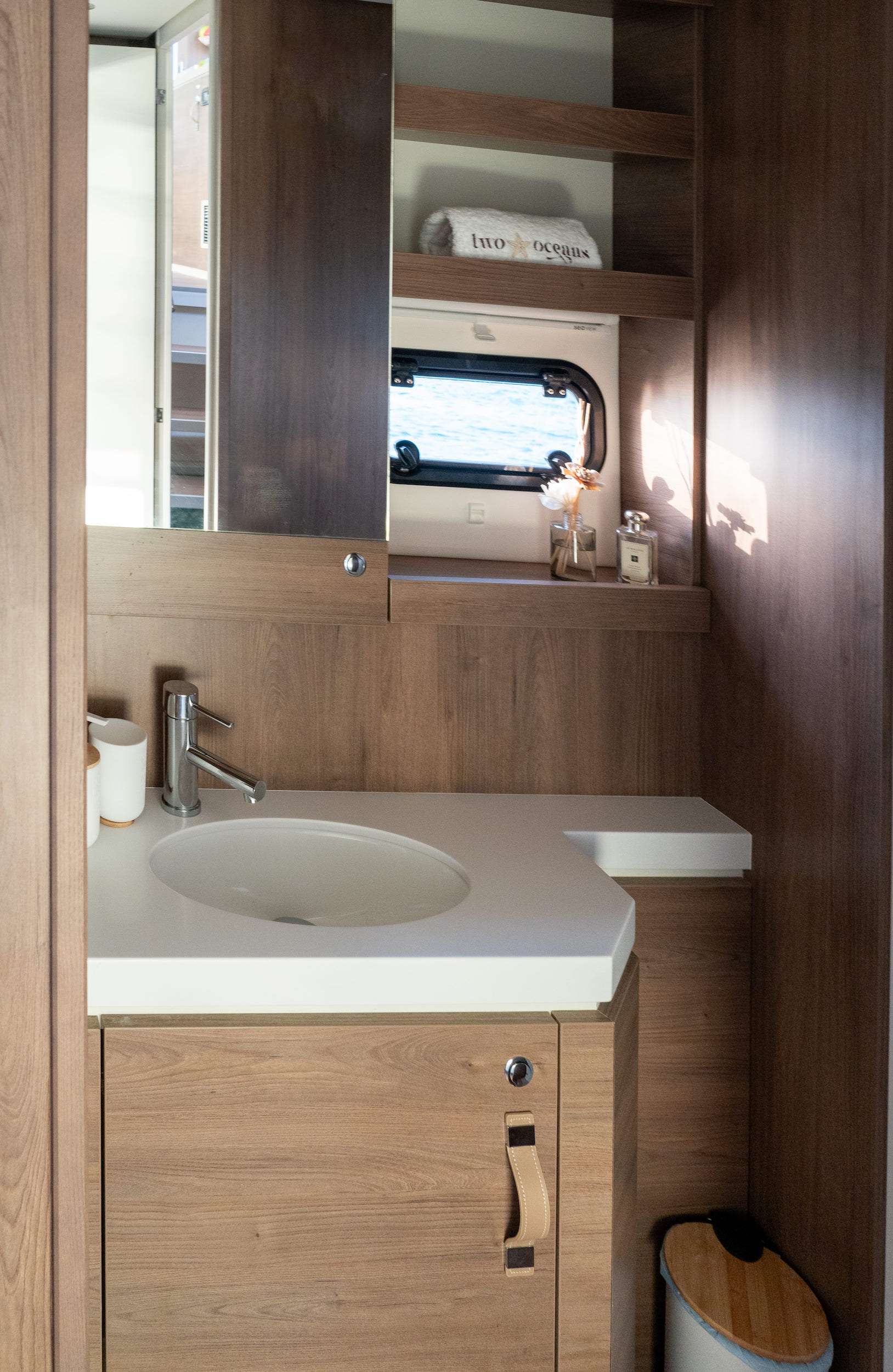 Charter Yacht TWO OCEANS - Bali 5.4 - 4 Cabins - Tortola - Virgin Islands