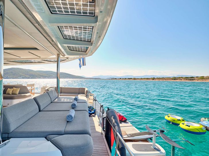 ALOIA 80 Fountaine Pajot Thira 80 - aft deck sun beds ALOIA 80 Fountaine Pajot Thira 80 - aft deck sun beds