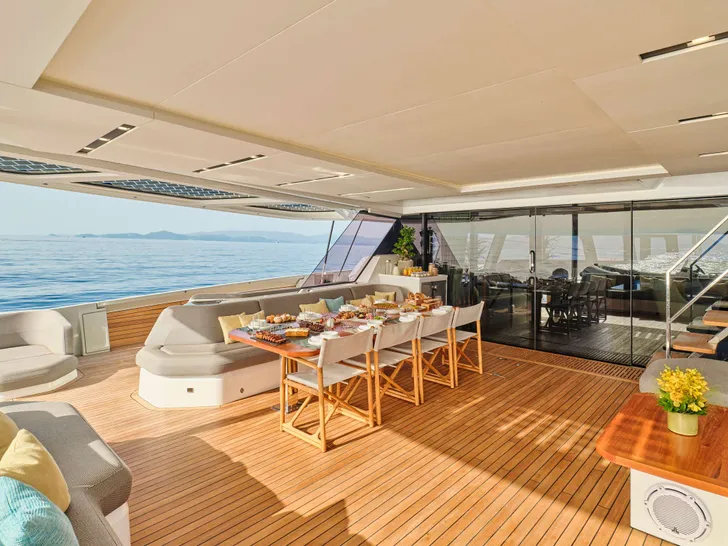 ALOIA 80 Fountaine Pajot Thira 80 - aft deck dining area ALOIA 80 Fountaine Pajot Thira 80 - aft deck dining area