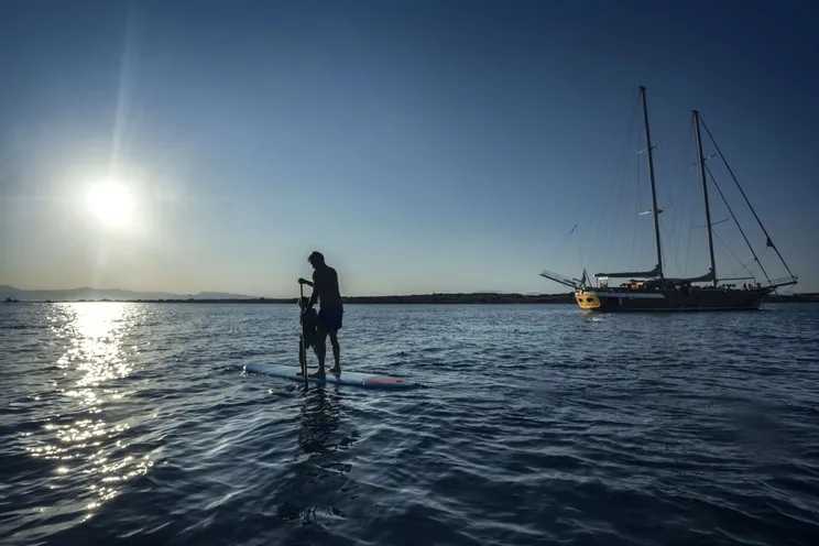 Charter Yacht ENTRE CIELOS - SU Marine 104 - Athens - Santorini - Greece