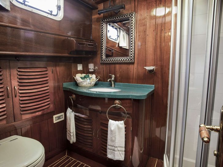 ENTRE CIELOS - SU Marine 104,VIP cabin 1 bathroom ENTRE CIELOS - SU Marine 104,VIP cabin 1 bathroom