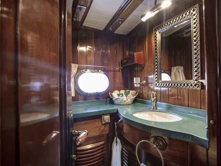 ENTRE CIELOS - SU Marine 104,VIP cabin 2 bathroom ENTRE CIELOS - SU Marine 104,VIP cabin 2 bathroom