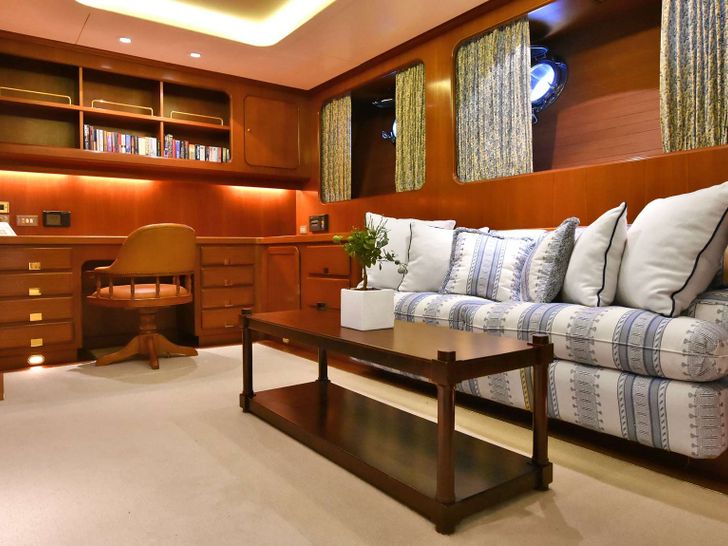 TAMARITA - Perini Navi 46 m,master cabin office TAMARITA - Perini Navi 46 m,master cabin office