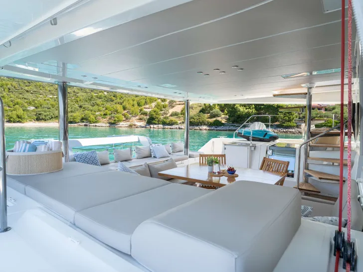 COOL CHANGE Lagoon 560 - aft deck COOL CHANGE Lagoon 560 - aft deck