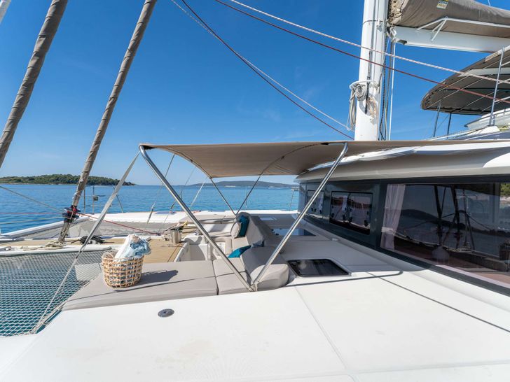 COOL CHANGE Lagoon 560 - foredeck COOL CHANGE Lagoon 560 - foredeck