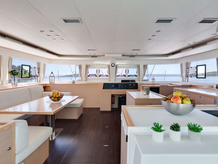 COOL CHANGE Lagoon 560 - saloon COOL CHANGE Lagoon 560 - saloon