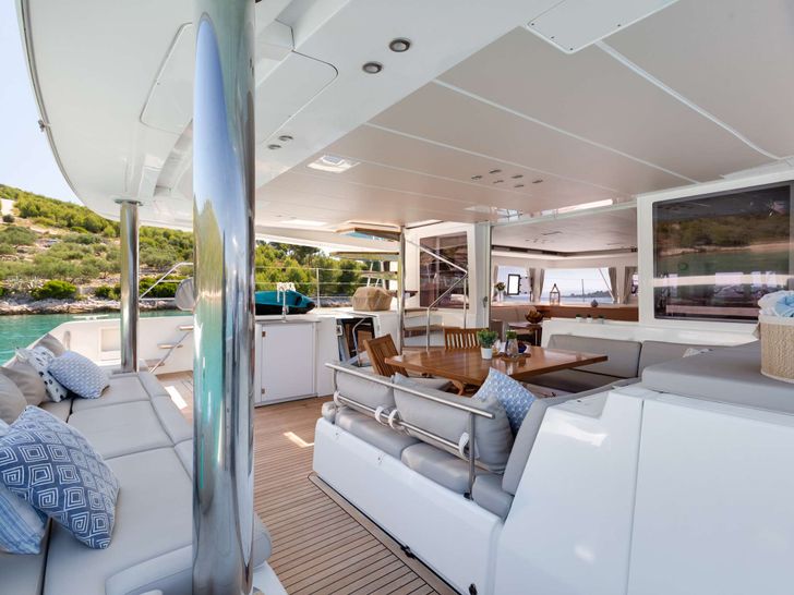 COOL CHANGE Lagoon 560 - aft deck wide shot COOL CHANGE Lagoon 560 - aft deck wide shot