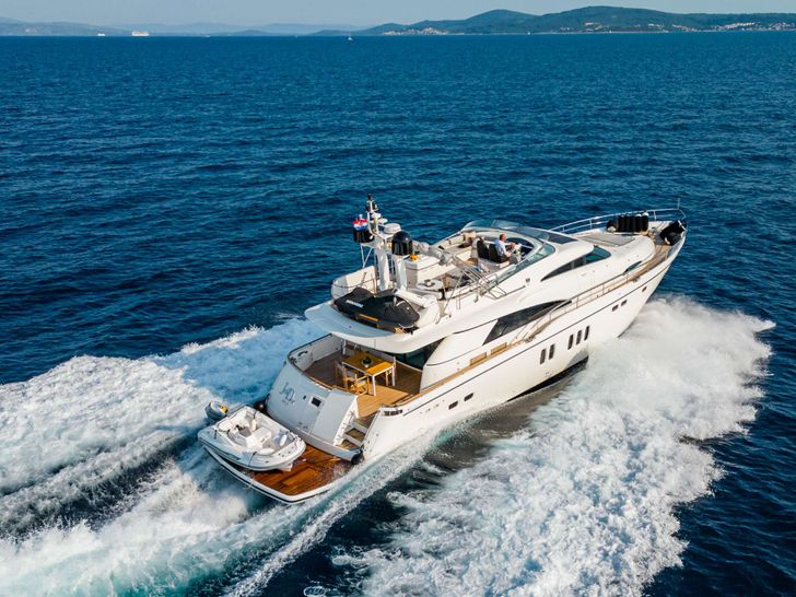 JOLIDOR - Fairline Squadron 73 ft.,cruising JOLIDOR - Fairline Squadron 73 ft.,cruising