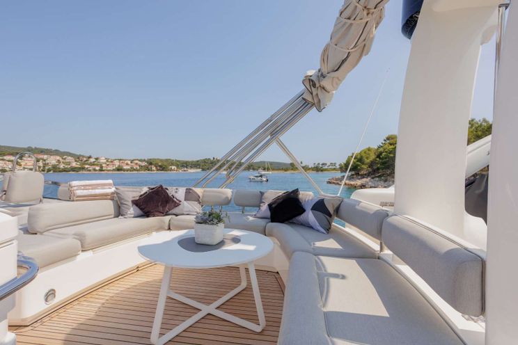 Charter Yacht JOLIDOR - Fairline Squadron 73 - 4 Cabins - Split - Dubrovnik - Croatia