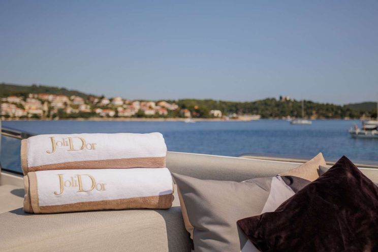 Charter Yacht JOLIDOR - Fairline Squadron 73 - 4 Cabins - Split - Dubrovnik - Croatia