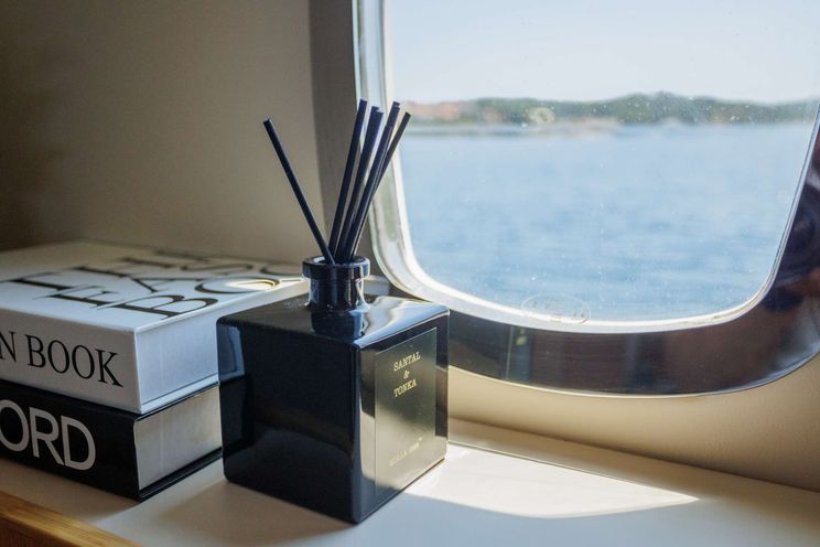 Charter Yacht JOLIDOR - Fairline Squadron 73 - 4 Cabins - Split - Dubrovnik - Croatia