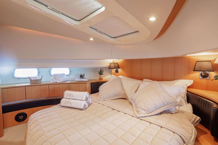 Charter Yacht JOLIDOR - Fairline Squadron 73 - 4 Cabins - Split - Dubrovnik - Croatia