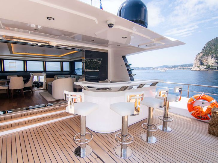 OCEAN VIEW - Gulf Craft Majesty 104,flybridge lounge and minibar OCEAN VIEW - Gulf Craft Majesty 104,flybridge lounge and minibar